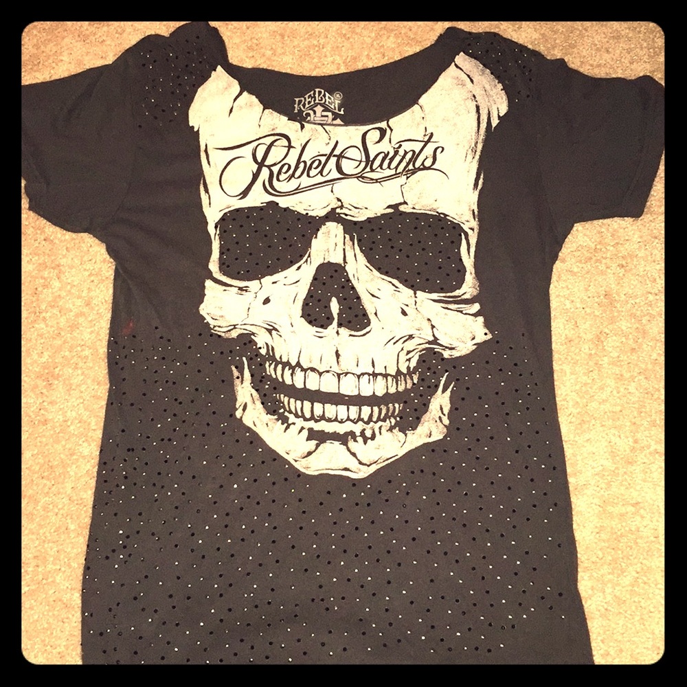 NWOT Rebel Saints skull shirt. Super cute!!!
